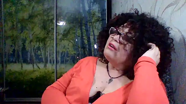 Snapshot of Milaniya606 chatting on May 8, 7:28 pm Milaniya606 online show from May 8, 7:28 pm