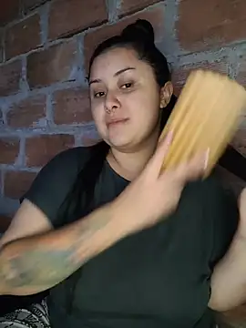 CurvyNoir online show from December 15, 2:45 pm