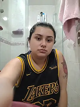 CurvyNoir online show from November 28, 4:07 pm