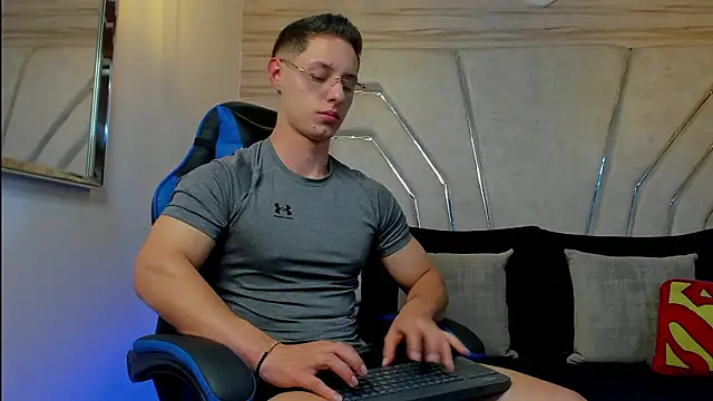 MAXTHOMSON online show from February 14, 12:33 am