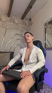 MAXTHOMSON online show from February 25, 11:59 pm