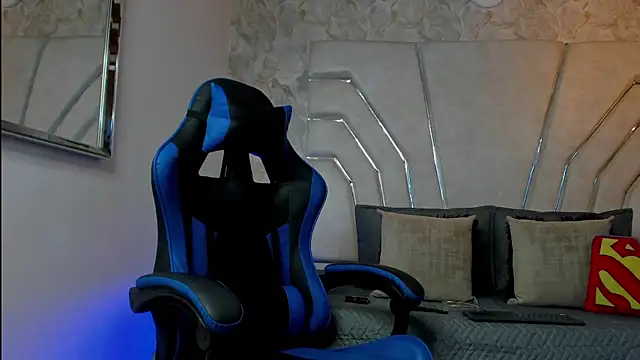 MAXTHOMSON online show from February 21, 12:12 am