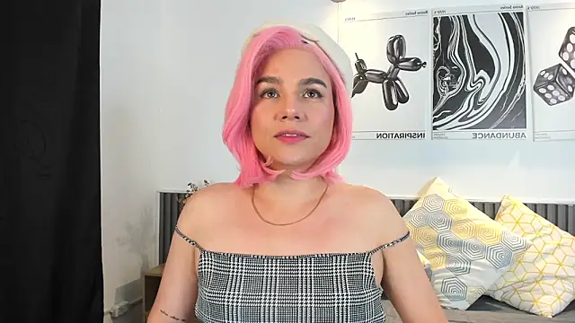 Cloe Bonne online show from November 14, 8:01 pm