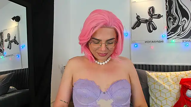 Cloe Bonne online show from December 14, 7:41 pm