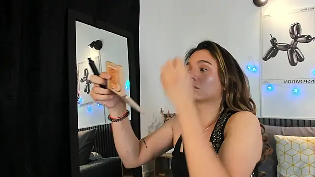 Cloe Bonne online show from December 5, 8:39 pm