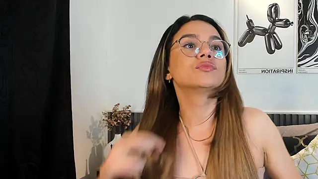 Cloe Bonne online show from November 28, 9:15 pm