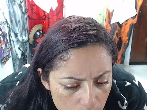 Snapshot of kristelltender1 chatting on October 31, 1:57 am kristelltender1 online show from October 31, 1:57 am