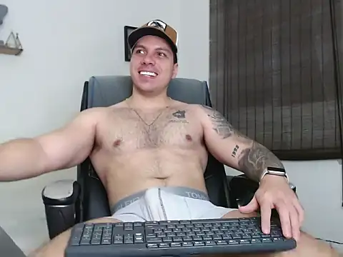 Noah Swagger  online show from December 18, 10:41 am