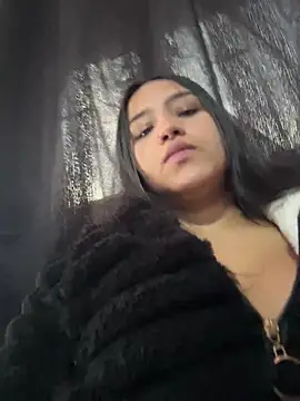 Samantha firee online show from May 6, 11:14 am