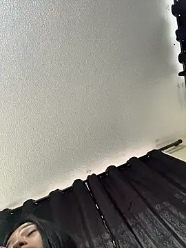 Samantha firee online show from December 17, 11:15 am