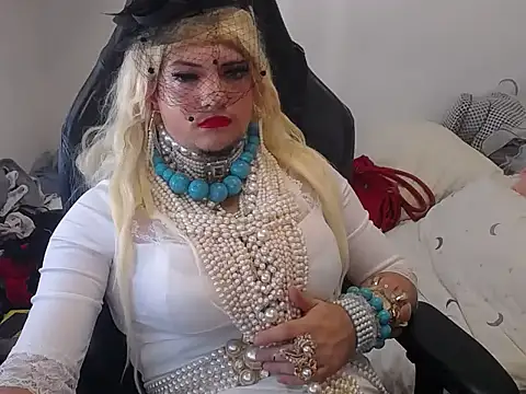 VanesaCrossic online show from June 4, 8:41 am