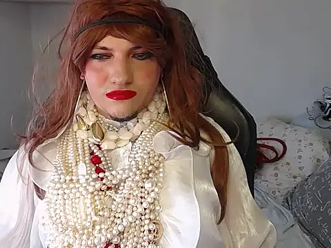 Snapshot of VanesaCrossic chatting on November 13, 8:40 am VanesaCrossic online show from November 13, 8:40 am