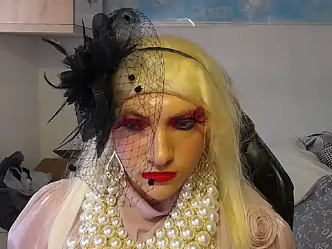 Snapshot of VanesaCrossic chatting on December 5, 9:19 am VanesaCrossic online show from December 5, 9:19 am