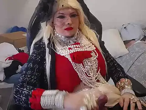 VanesaCrossic online show from May 23, 10:14 am
