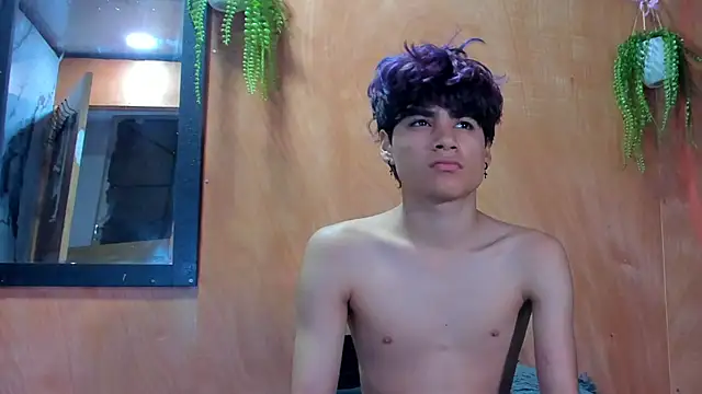 Leo Glow online show from February 11, 1:00 pm