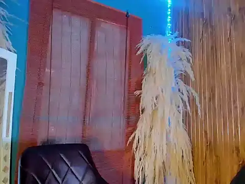 Leo Glow online show from December 20, 7:17 pm