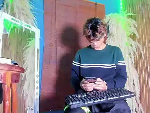 Leo Glow online show from December 21, 9:00 am