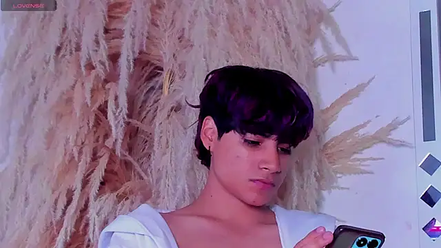 Leo Glow online show from February 14, 12:38 pm