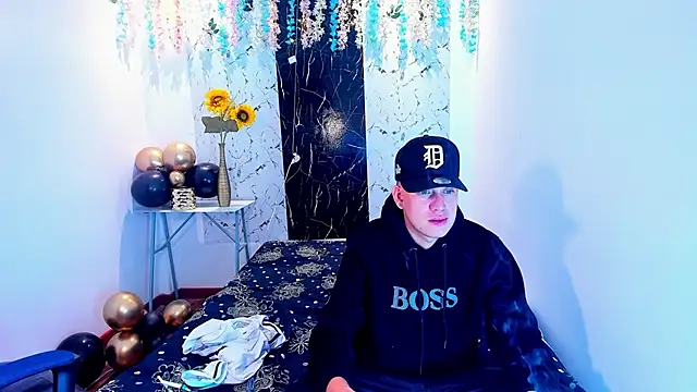 Snapshot of team_badboys chatting on December 18, 3:00 am team badboys online show from December 18, 3:00 am