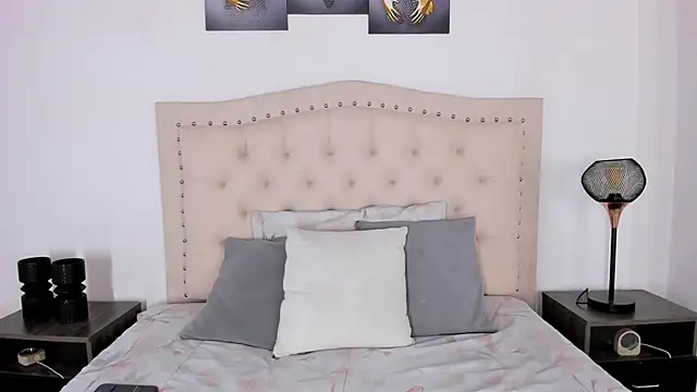 bustyluciana      online show from March 4, 8:16 pm