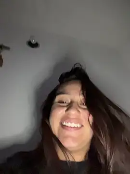 Snapshot of Saray_lo chatting on November 4, 10:35 pm Saray lo online show from November 4, 10:35 pm