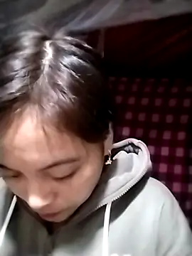 Snapshot of Alice-567 chatting on November 18, 1:43 am Alice-567 online show from November 18, 1:43 am