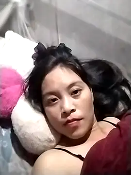 Snapshot of Alice-567 chatting on November 2, 2:44 pm Alice-567 online show from November 2, 2:44 pm