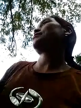 Snapshot of Alice-567 chatting on November 15, 12:36 am Alice-567 online show from November 15, 12:36 am