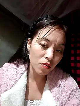 Snapshot of Alice-567 chatting on November 23, 1:54 pm Alice-567 online show from November 23, 1:54 pm