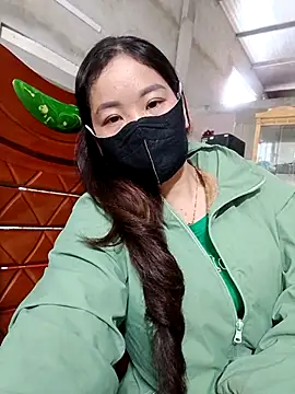 kitti-krush online show from November 18, 7:00 am