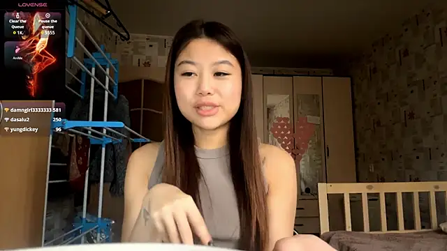 YunDargenio online show from November 2, 10:53 am