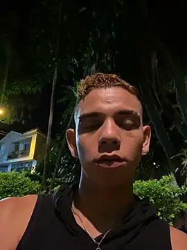 Snapshot of Dylams_maja chatting on December 1, 11:49 pm Dylams maja online show from December 1, 11:49 pm