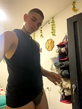 Snapshot of Dylams_maja chatting on November 2, 5:56 am Dylams maja online show from November 2, 5:56 am