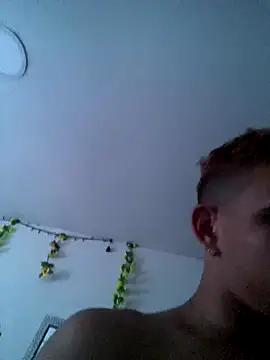 Snapshot of Dylams_maja chatting on December 18, 6:01 pm Dylams maja online show from December 18, 6:01 pm