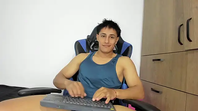 dorman boy online show from November 28, 3:56 pm