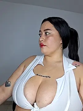 Snapshot of _Esteffy_ chatting on October 31, 5:42 pm  Esteffy  online show from October 31, 5:42 pm