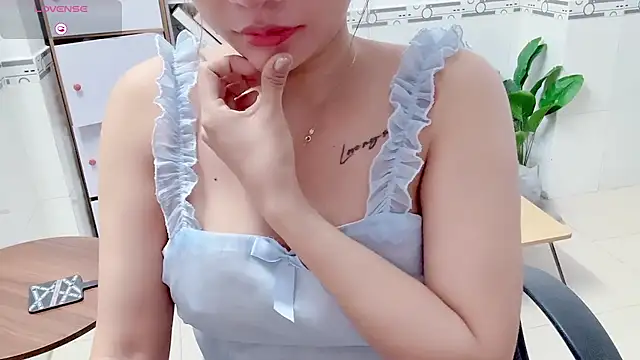 Snapshot of CIIN_CIIN chatting on May 23, 5:45 pm CIIN CIIN online show from May 23, 5:45 pm