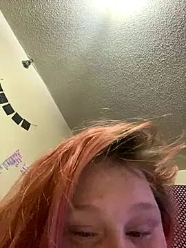 Snapshot of redbaby29 chatting on October 31, 5:37 am redbaby29 online show from October 31, 5:37 am