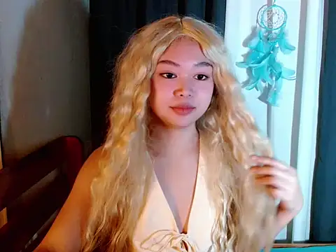 Snapshot of lustfullakim chatting on November 10, 9:42 pm lustfullakim online show from November 10, 9:42 pm