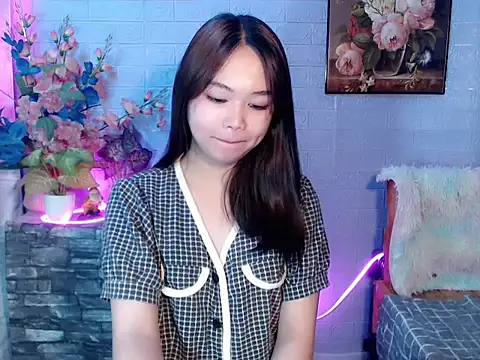 lustfullakim online show from June 4, 4:33 pm
