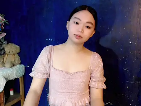 lustfullakim online show from December 21, 12:40 pm