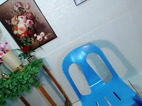 lustfullakim online show from May 8, 9:46 am