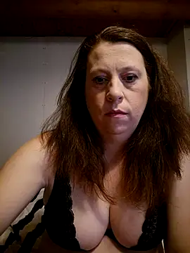 Snapshot of roussechaudasse chatting on December 4, 1:32 pm roussechaudasse online show from December 4, 1:32 pm