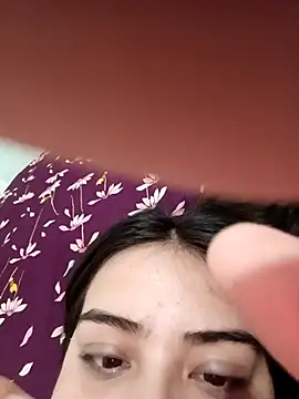 Snapshot of Sell0707 chatting on December 5, 12:43 am Sell0707 online show from December 5, 12:43 am