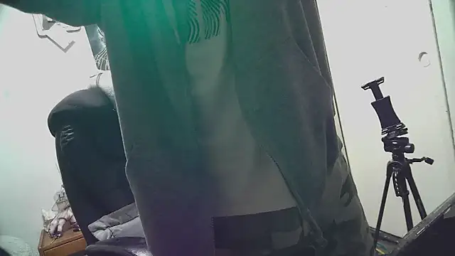 YoungStallionXL online show from February 26, 6:13 am