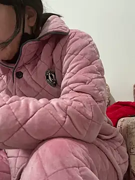 Snapshot of daaqnn chatting on January 6, 12:31 pm daaqnn online show from January 6, 12:31 pm