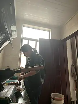 daaqnn online show from April 16, 11:51 pm