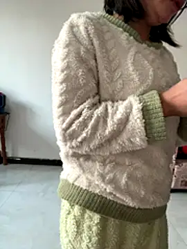 Snapshot of daaqnn chatting on December 19, 11:51 pm daaqnn online show from December 19, 11:51 pm