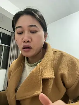 Snapshot of daaqnn chatting on February 21, 11:34 am daaqnn online show from February 21, 11:34 am