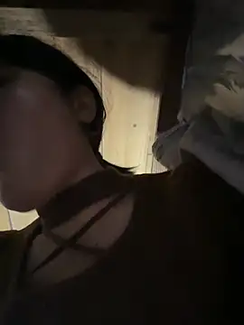 Snapshot of daaqnn chatting on February 1, 1:42 pm daaqnn online show from February 1, 1:42 pm